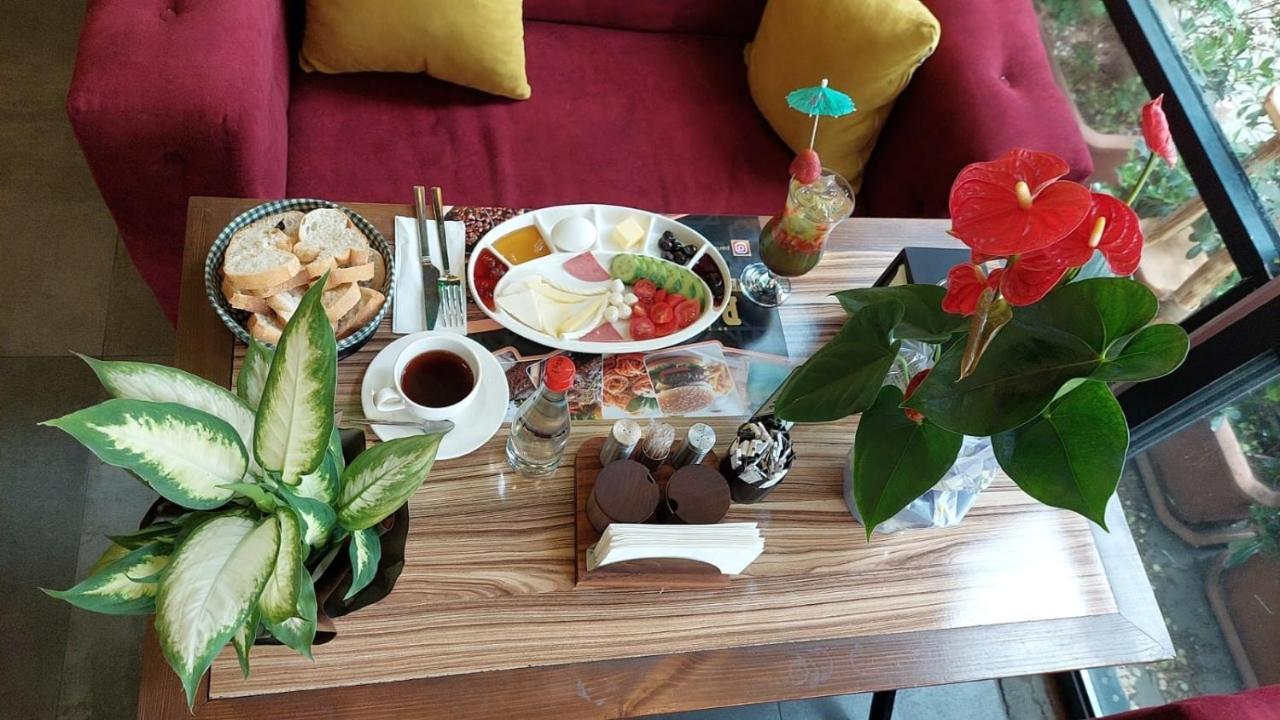 Paris Hotel Cafe Restaurant Istanbul Exterior foto